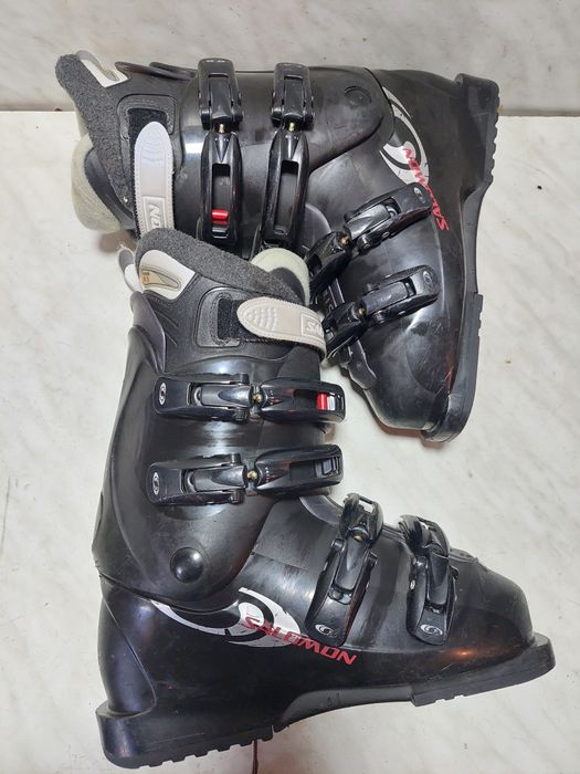 Clapari ski schi Salomon mondo 25,5 corespunde mărimii 39-39,5