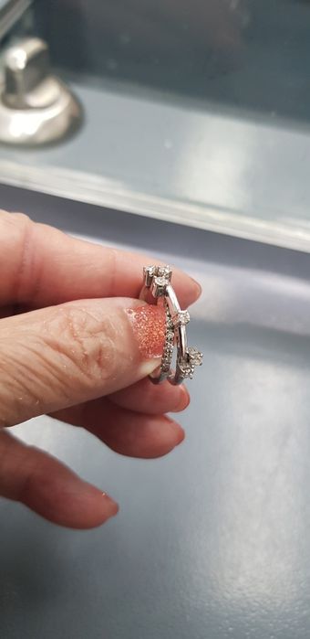 СРОЧНО!!!Кольцо 750 пробы,с бриллиантами