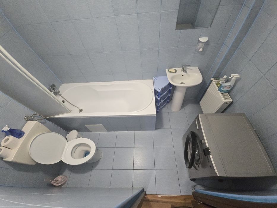 Inchiriez apartament 2 camere etaj 1 Baba Novac