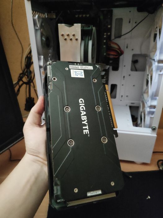 Radeon™ RX 470 G1 Gaming 4G в идеальном состоянии
