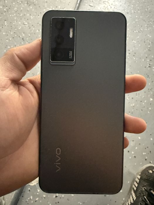 Телефон  vivo V22e