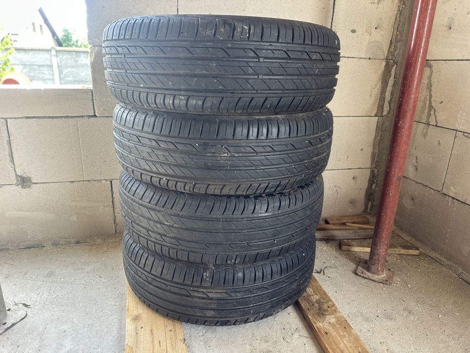 Vând caucicuri Bridgestone 195/60 r 16