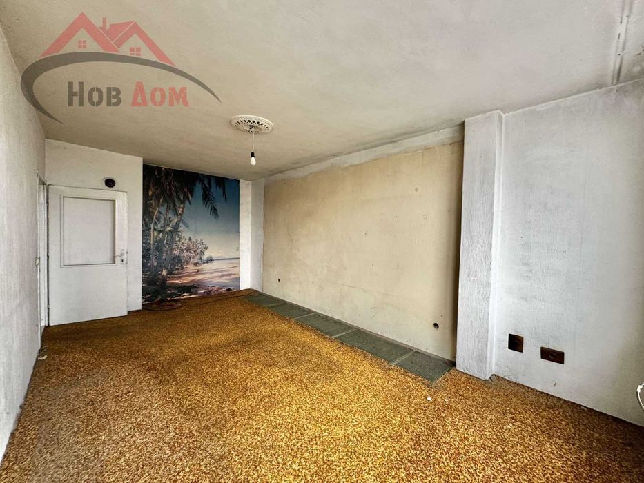 Тристаен в кв. Колю Фичето