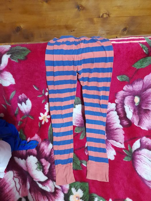 Vând pantalon cu maieu pt dansat