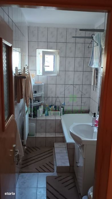 Apartament spațios cu 3 camere, 78 mp, 2 băi și 2 balcoane – Vlahuta