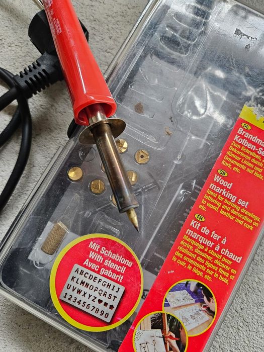 Gravat lemn,vinil,plastic,etc