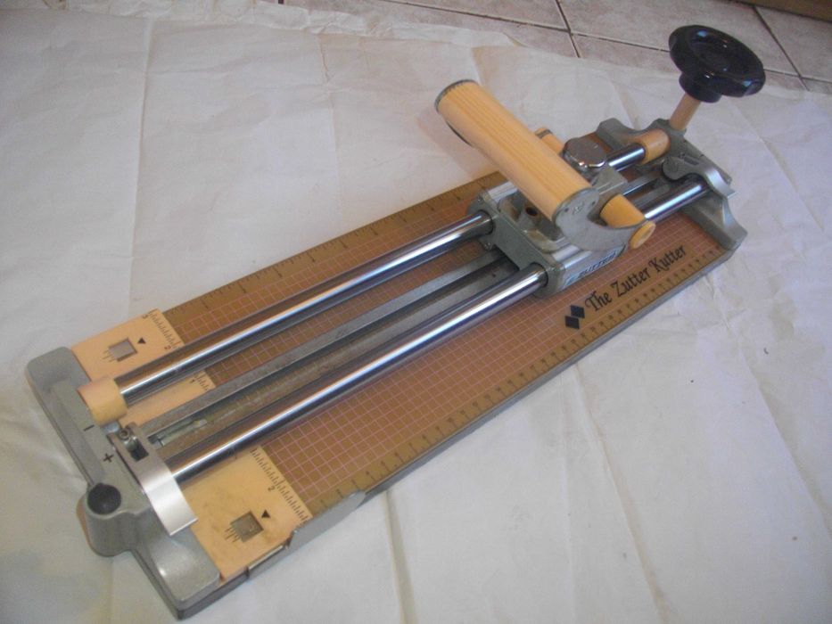 Ел. Длето Шабър BOSCH Ел.Поялник 150W Ролков нож хартия