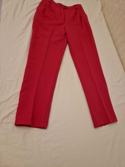 Compleu roz dama, nou,mas.36/S - pantalon si sacou culoare roz si captuseala alba satin