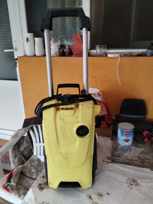 Karcher   k4silent , k5 , cu jet apa sub presiune .