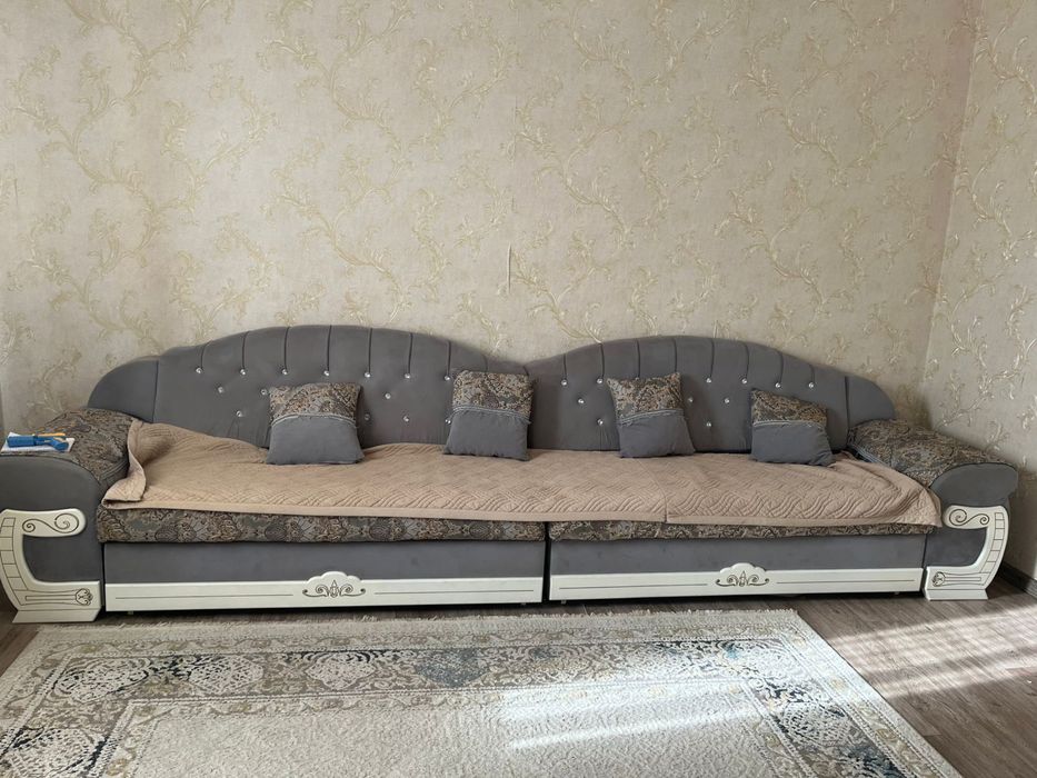 Диван 4 метра, для большого зала