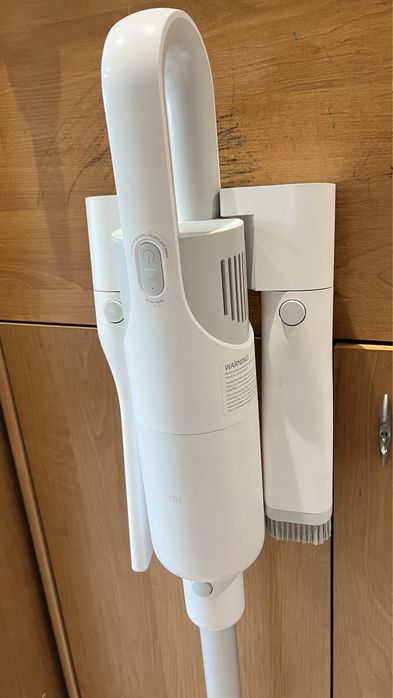 Беспроводной пылесос Xiaomi Mi Vacuum Cleaner Light