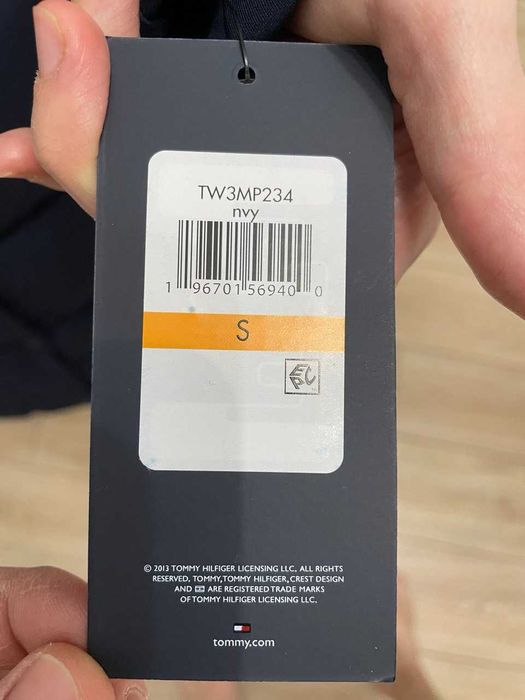 Куртка TOMMY Hilfiger новая