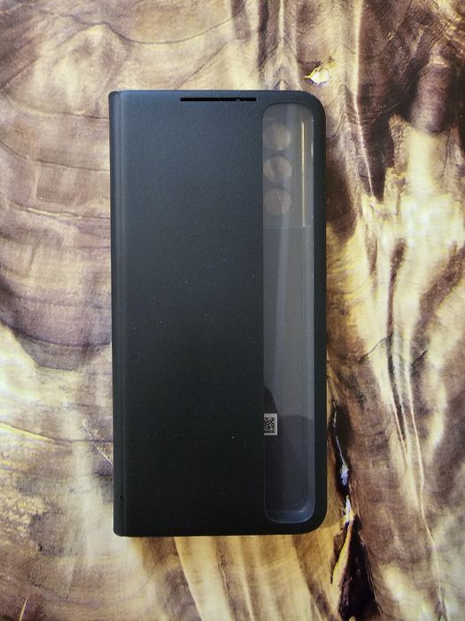 Продам чехол на самсунг s 21 plus