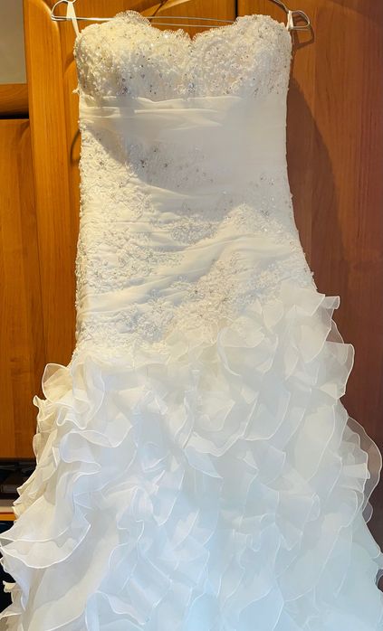 Уникална булчинска рокля