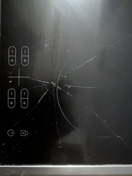 Plita electrica Samsung, functionala dar sparta