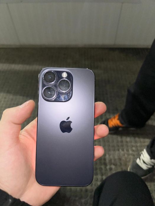 Продам айфон 14про