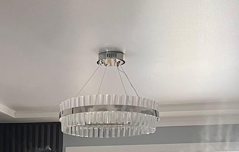 Продается люстра