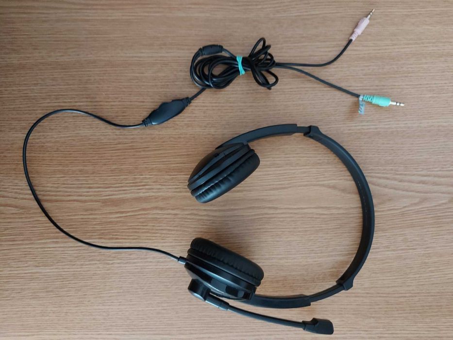 Casti audio cu microfon, stereo, jack 3,5, sistem cu potentiometru pentru reglarea volumului