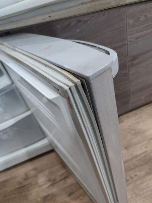 Холодильник Samsung рабочий