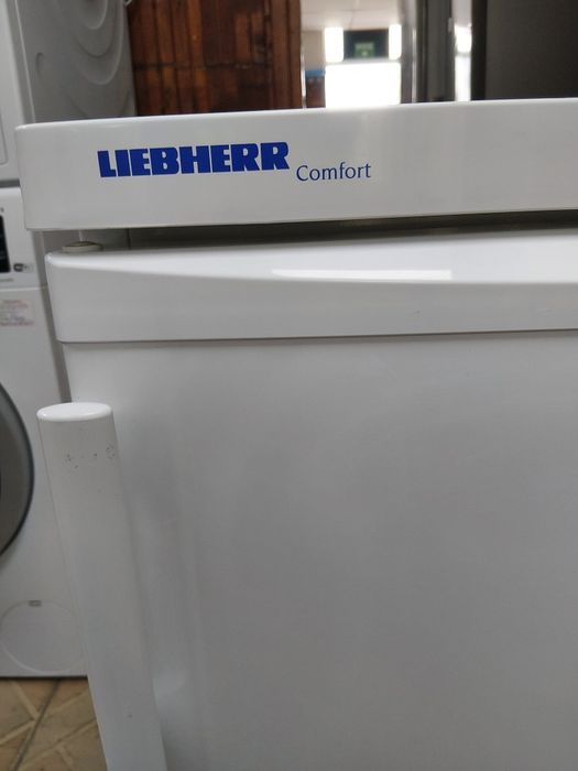 Малък хладилник с вътрешна камера Liebherr  с две години гаранция!