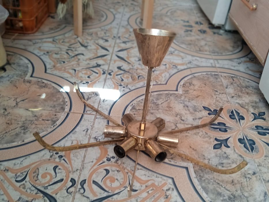 Люстры  и светильники