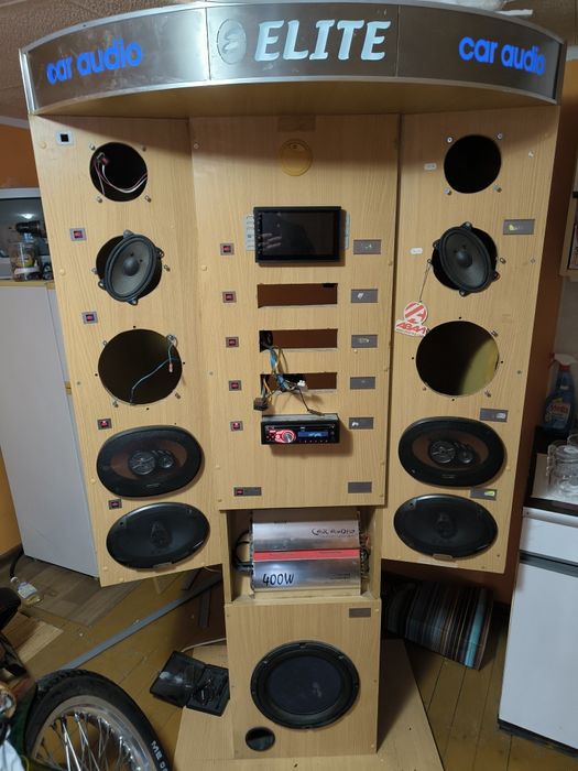 Car audio  стена за магазин или сервиз