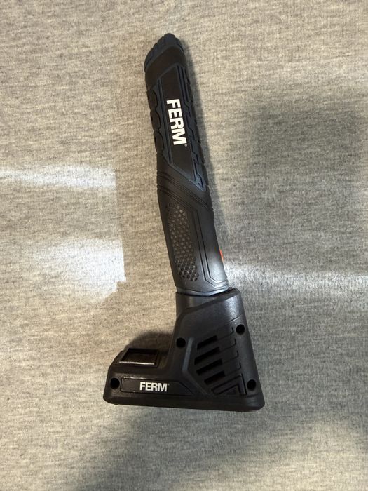 Pistol de lipit cu sarma