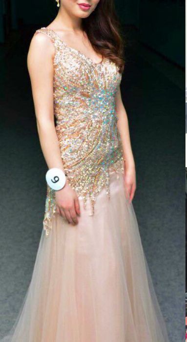 Продам блескучее платье "рыбка "