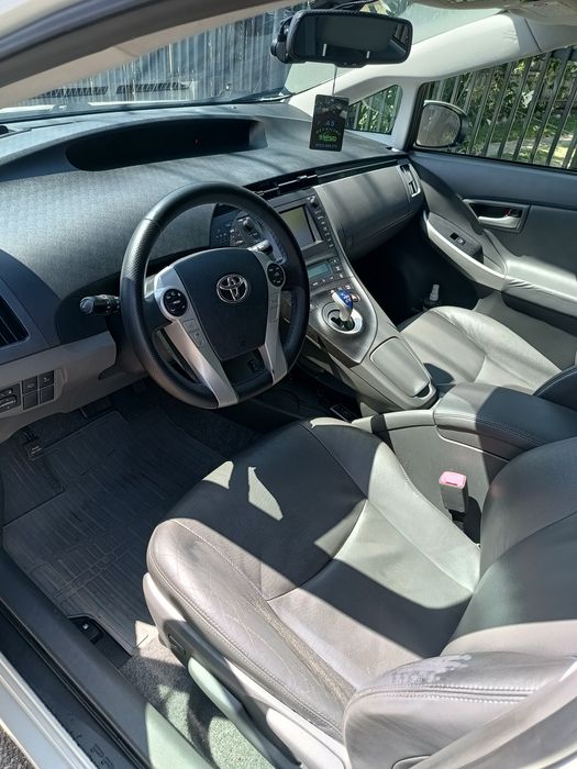 Toyota Prius 3 dotari full