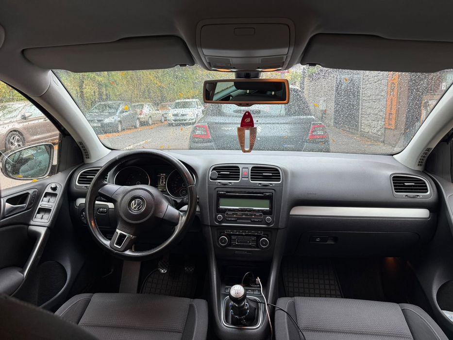 Volkswagen Golf 2011 diesel, 4.744 € — imagine 5