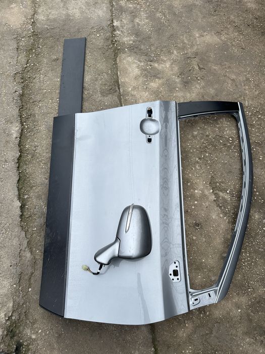 Ușă dreapta față,oglindă dreapta suzuki sx4.