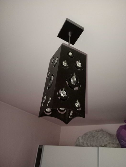 Vând comoda și noptiera argintii