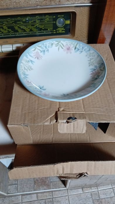 Set farfurii din UK, 24 bucăți,  nefolosit, oale inox Tefal, calitate