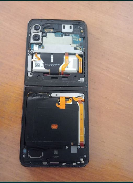 Продам Z flip 3 5G 256