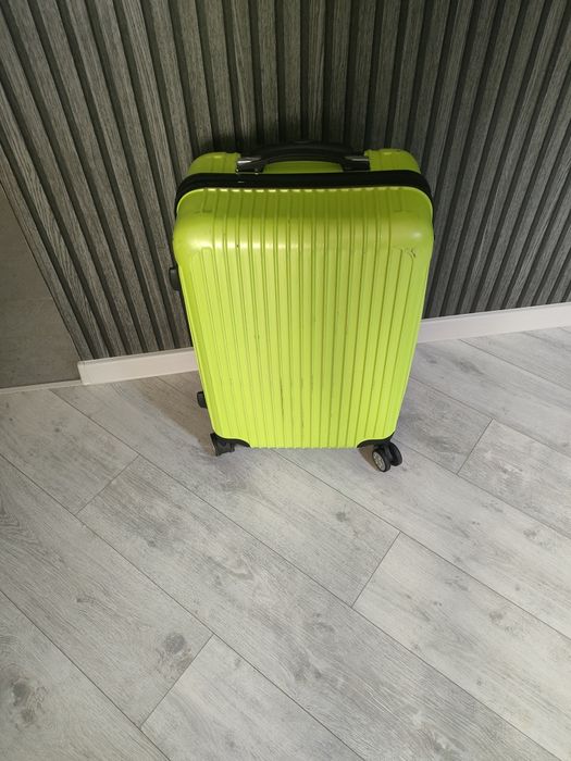 Продается чемодан