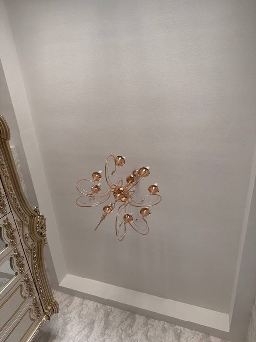 Люстря янги холатда.