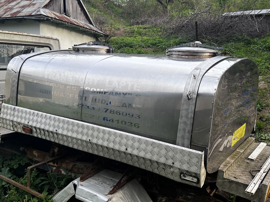 Cisterna termoizolantă 2,2 tone inox