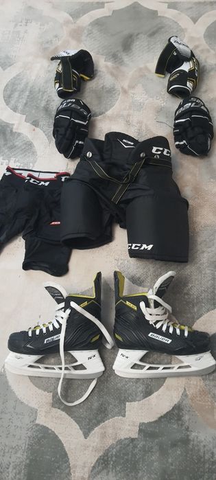 Patine hochei și echipament pentru copii