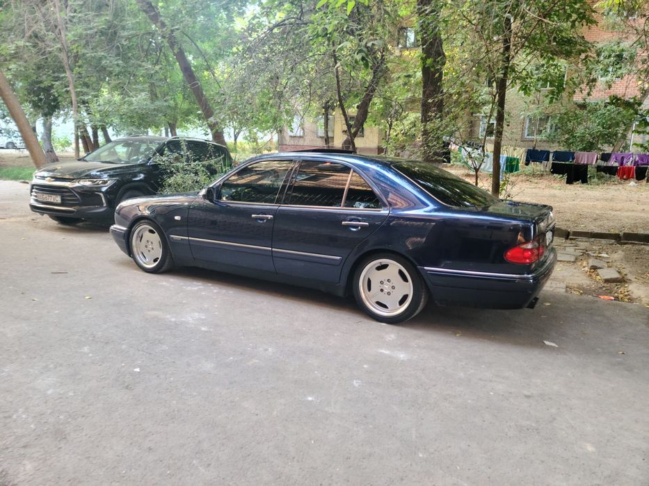 Mersades Bens w210