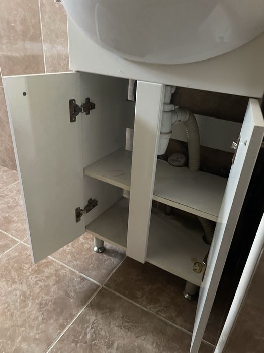 Раковина с тумбой