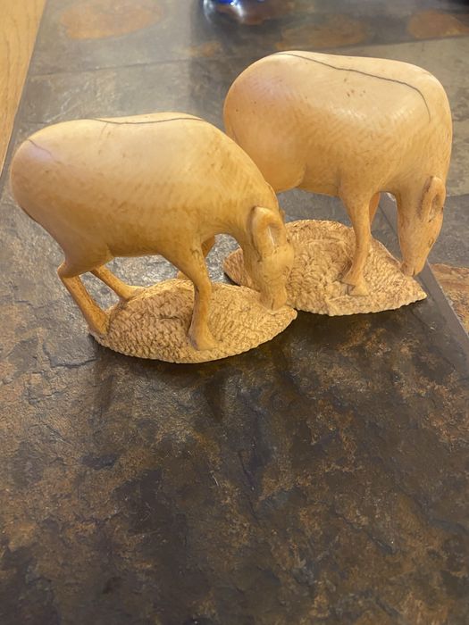 Statuete sculptate vintage