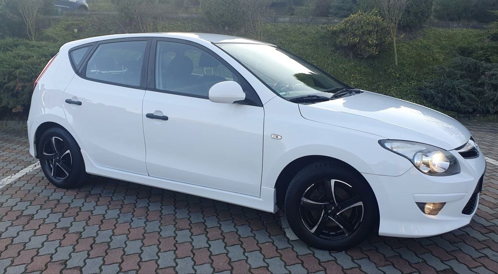 -Hyundai i30-klimatronik-facelift-1.4benzina-105cai-2011-euro5-adusa din germania-