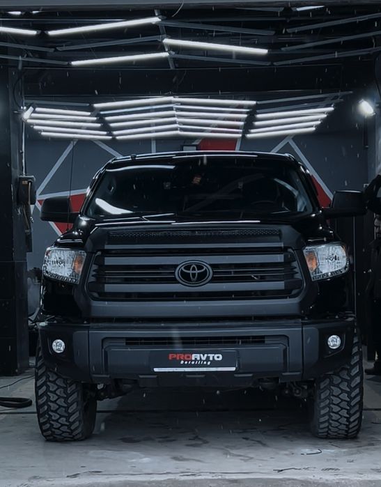 Фары на Toyota tundra