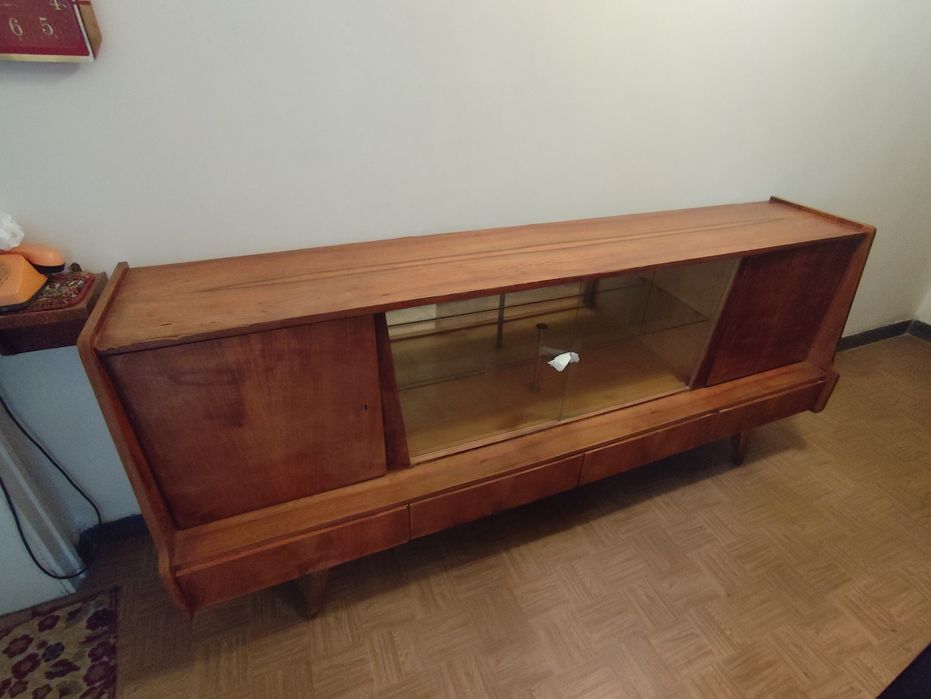 Диван двуместен винил, скрин и tv шкаф