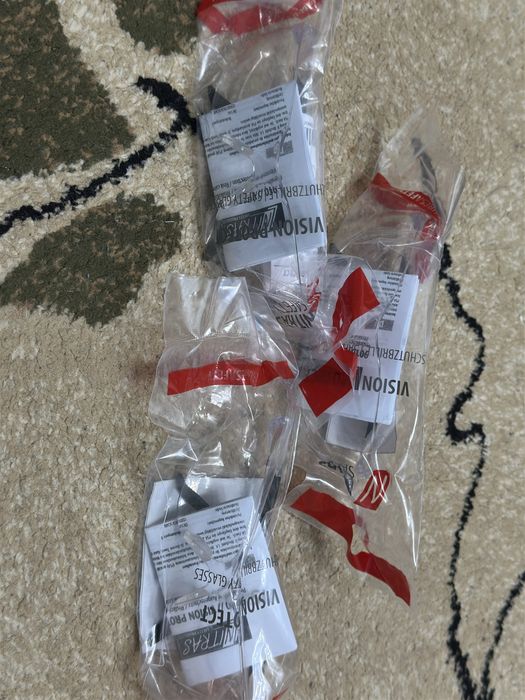 Продаются Перчатки зимние, очки