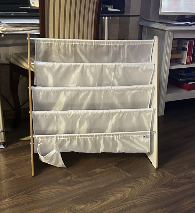 Етажерка, библиотека за кники, детски книжки