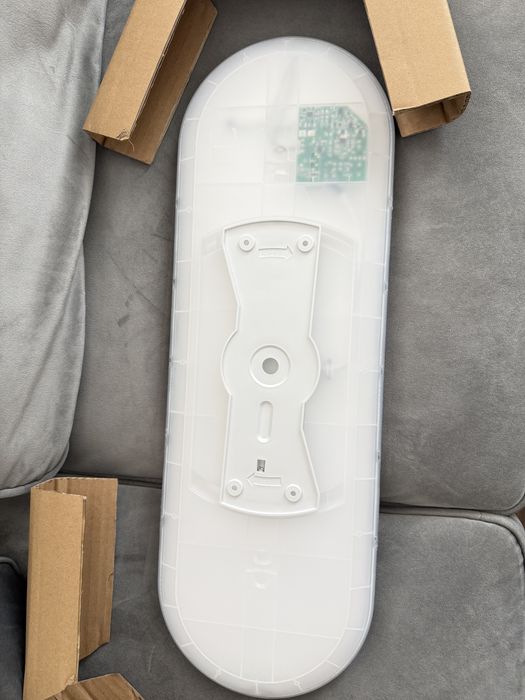 Plafoniera tavan noua