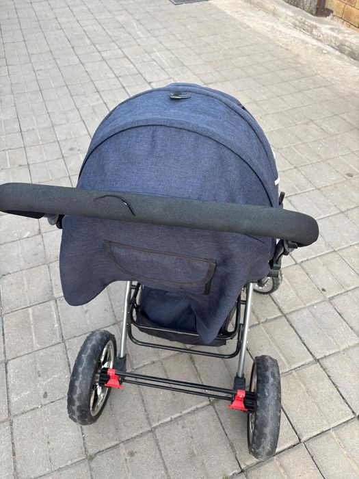 Продам коляску в хорошем состаяний