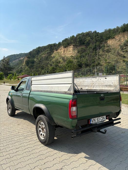 Vând sau schimb nissan navara d22