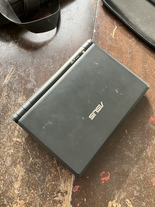 Лаптоп ASUS Eee PC 4G